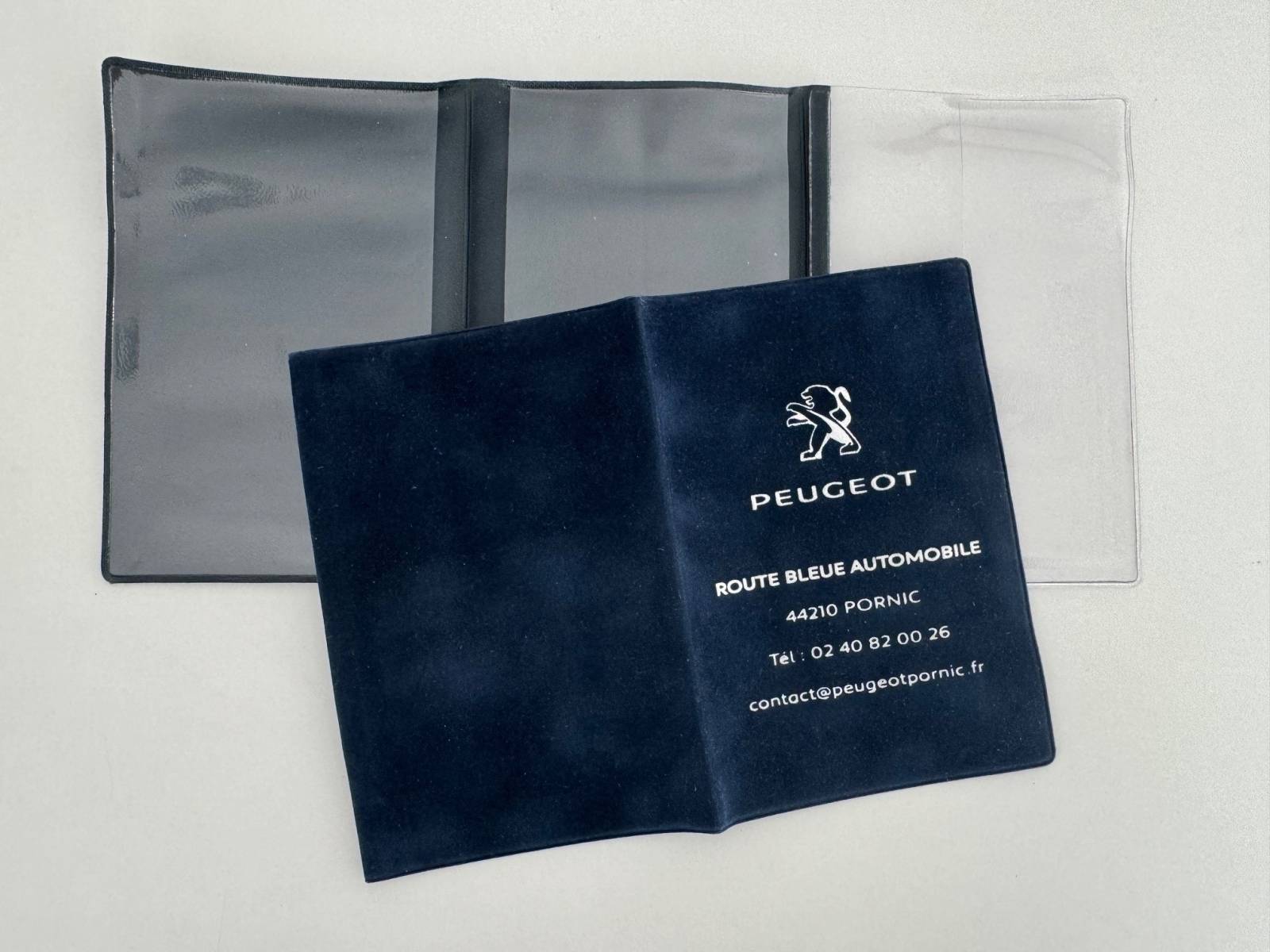 etui porte carte grise velours dans la loire atlantique