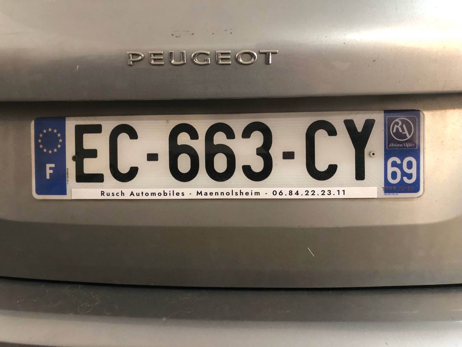 bande de plaque d'immatriculation adhésive dans le bas rhin